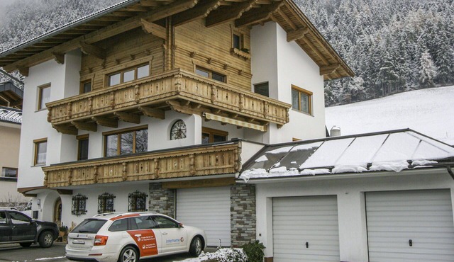 Cosy apartment for 4 people with WIFI, TV and balcony