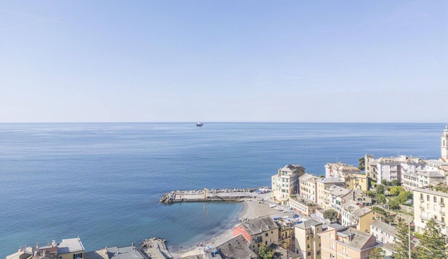 Cosy apartment for 4 guests with A/C, WIFI and TV, close to Genoa