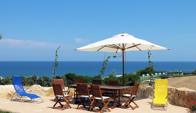 Cosy apartment for 4 guests with A/C, pool, WIFI, TV, terrace and parking