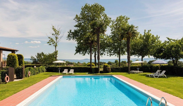 Cosy apartment in villa for 5 people with pool, WIFI, TV, terrace and pets allowed