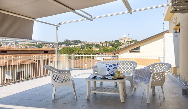 Cosy apartment with WIFI, A/C, TV, terrace, pets allowed, panoramic view, close to Porto Recanati
