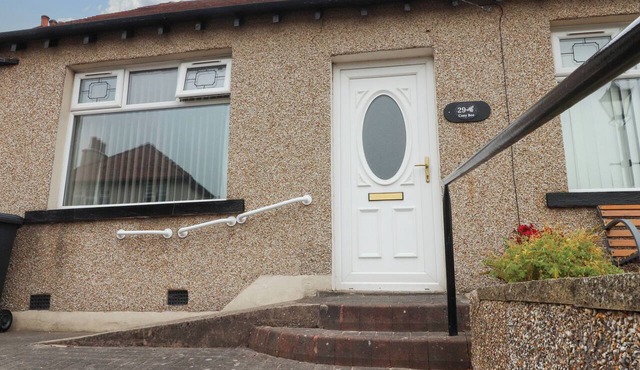 COSY BEE, pet friendly, character holiday cottage in Heysham