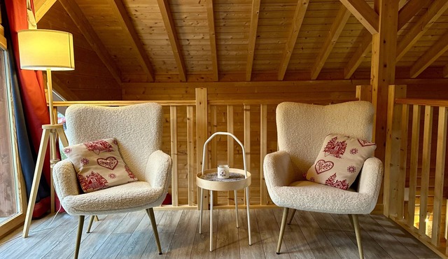 Cosy chalet with large mezzanine