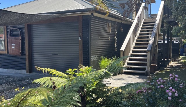 Cosy, comfortable Loft with free wi-fi set in a great location of the West Coast