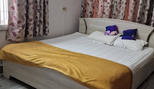 Cosy Comfortable safe stay at affordable price in Kolkata #3