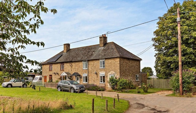 Cosy cottage in Suffolk countryside