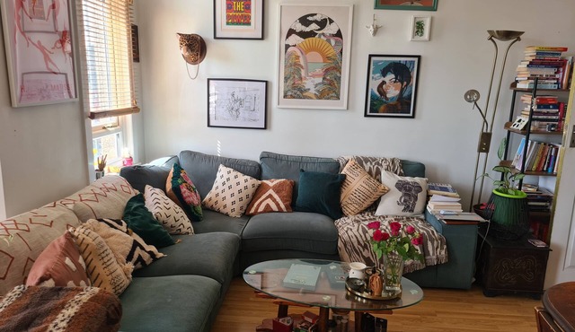 Cosy double room in colourful North London sanctuary