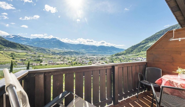 Cosy Holiday Apartment Kornus with Mountain View