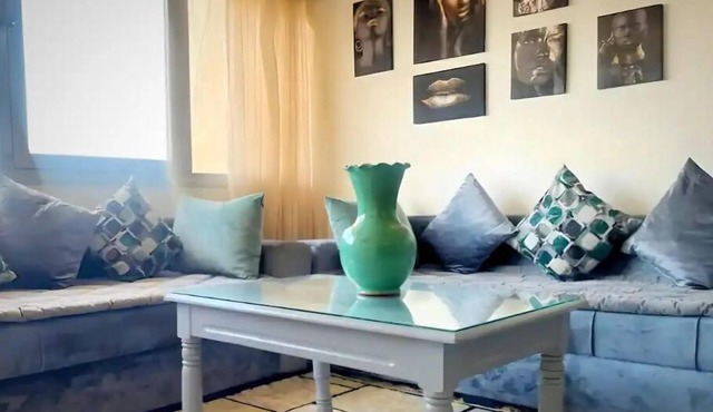 Cosy hyper central authentic home with 2 rooms