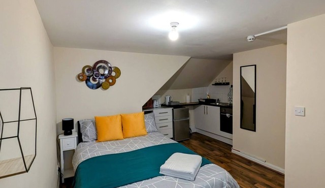 Cosy Loft Studio Close to Heathrow Airport