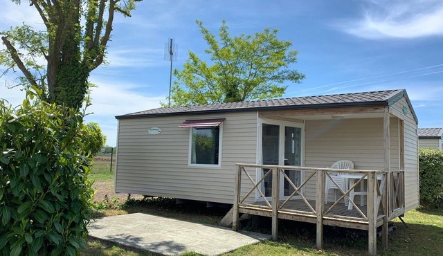 Cosy mobile home with terrace for 4