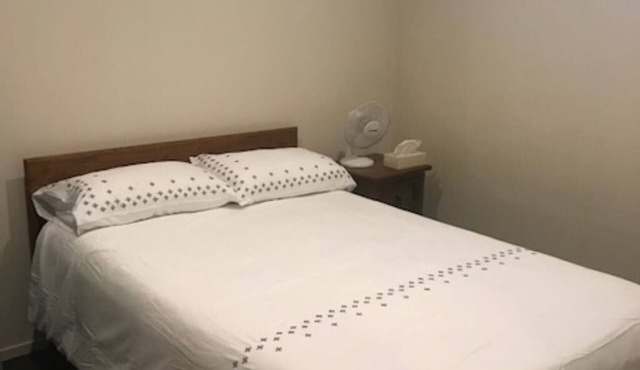 Cosy Morningside Hideaway in the Eden Park neighbourhood.
