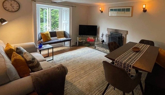 Cosy Pet Friendly Cottage for 6 in Hope Valley