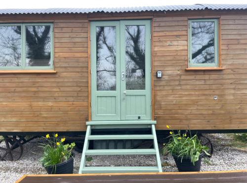Cosy Shepherd Huts and Cabin near Newborough, Anglesey