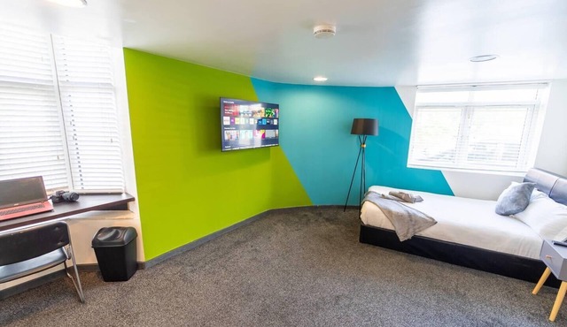 Cosy spacious studio available