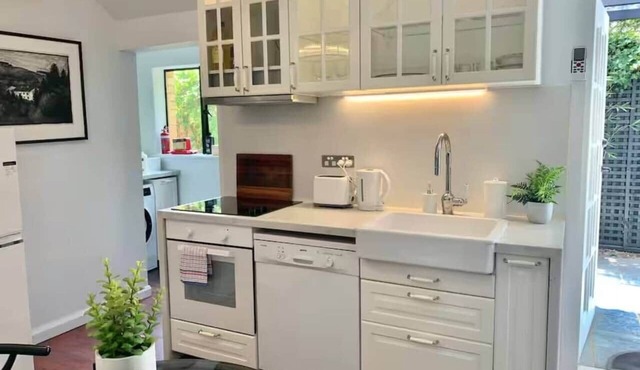 Cosy Studio/Tiny House Brighton vic Free Netflix