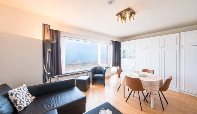 Cosy studio with sleeping area and sea view