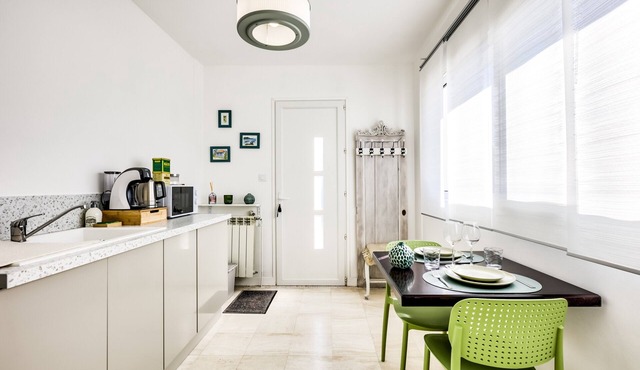'Côté Jardin Parc Saint Martin' Apartment with Shared Garden and Wi-Fi