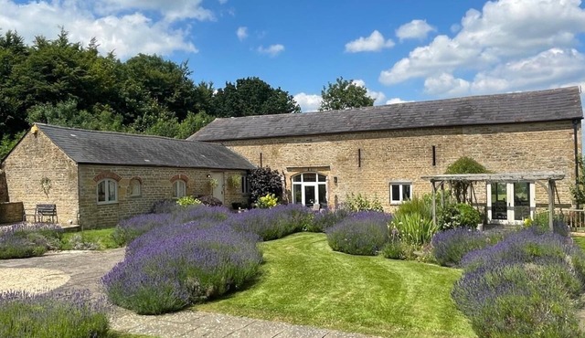 Cotswold Country Estate - stunning gardens and countryside views.