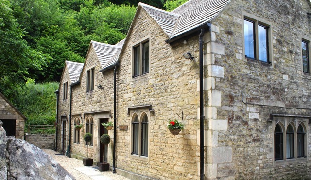 Cotswolds Valleys Accommodation - Springfield Coach House - Exclusive use character four bedroom holiday cottage