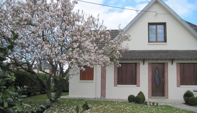 Cottage 'Le Clos D'aval Le Paulownia' with Private Terrace, Private Garden and Wi-Fi