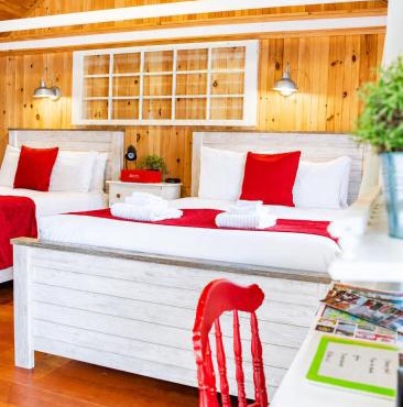 Cottage 3 - Queen and Full Beds Child Loft w 2 Twins Private Bath Kitchenette Pets Allowed Fee applies