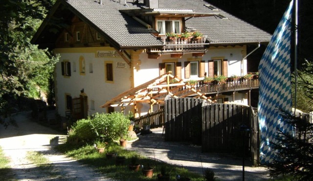 Cottage by the stream in Eggen