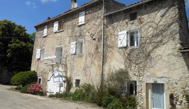 Cottage close to the village center and Drôme