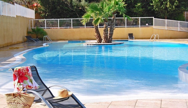 Cottage cosy et abordable avec terrasse | Accès Piscine extérieure