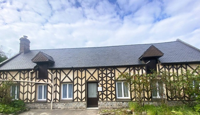 COTTAGE DE VITTEFLEUR fully renovated, living room 50 m2, large enclosed garden, 3 ears of corn