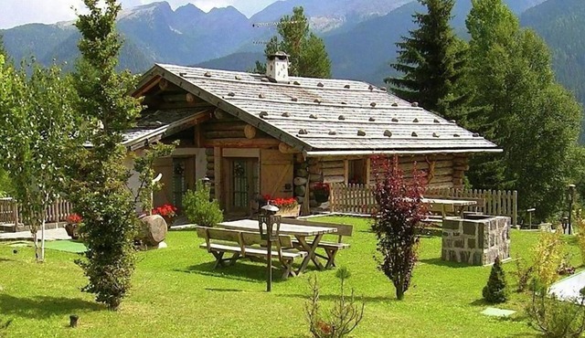 Cottage in Bellamonte with hot tub