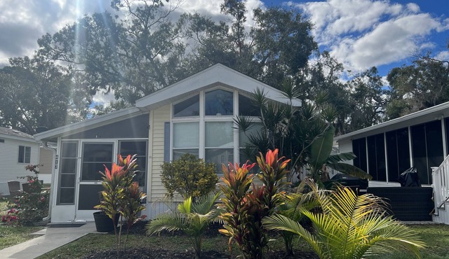 Cottage in Sun Outdoors Sarasota