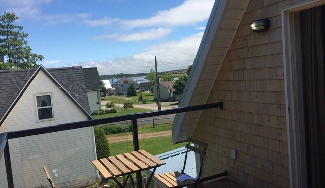 Cottage In The Heart Of North Rustico, Walking Distance To Beach & Restaurants