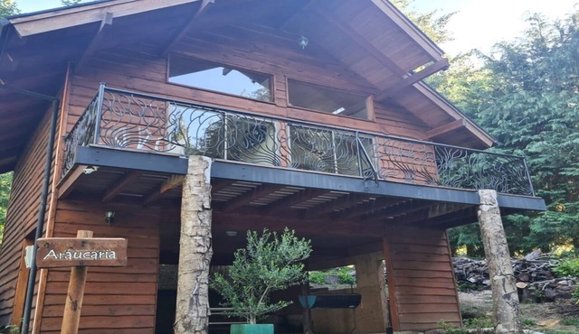 Cottage, inserted in condominium with heated swimming pool