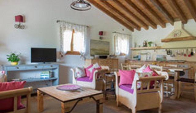 Cottage .