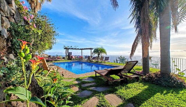 Cottage Levada, rural retreat with ocean view