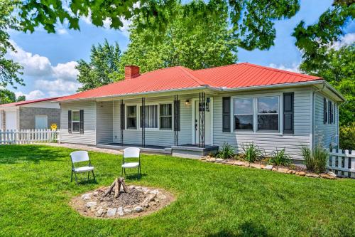 Cottage Near Dale Hollow Lake w/Fire Pit & Grill