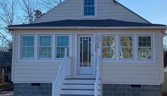 Cottage On Famous Chincoteague Island-Famous Wild Ponies