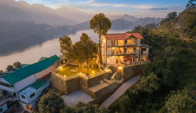 Cottage On The Lake by VEO - Part of StayVista