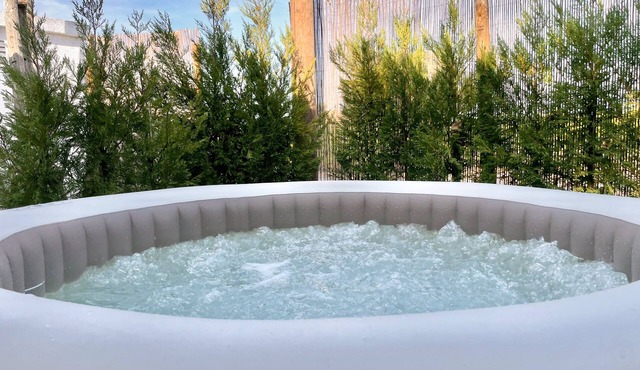 Cottage 'Syrah' with Shared Pool, Private Terrace and Air Conditioning