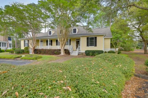 Cottage w/Deck & Pool Access ~ 6 Mi to Beach