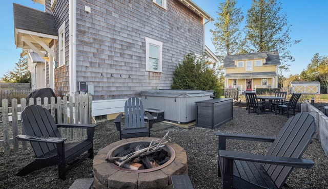 Cottage w/Private Hot Tub, Fenced Yard + Indoor/Outdoor Fireplace + EV Charger