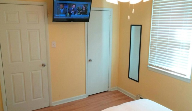 Cottage - Williamsburg Pet-Friendly Getaway – Heated Pool, Free Game Room