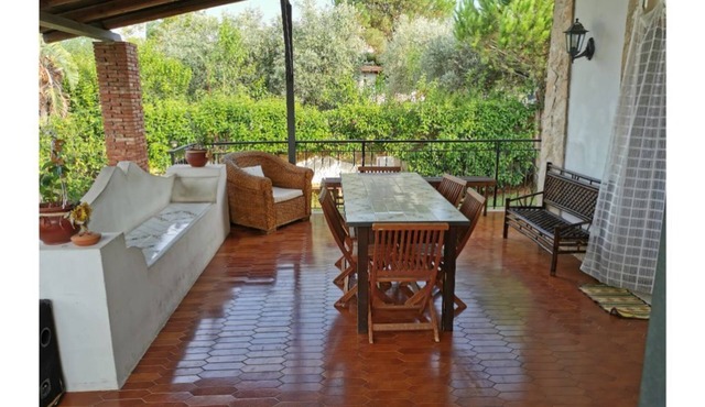 Cottage with large spaces and private pool five minutes from the sea