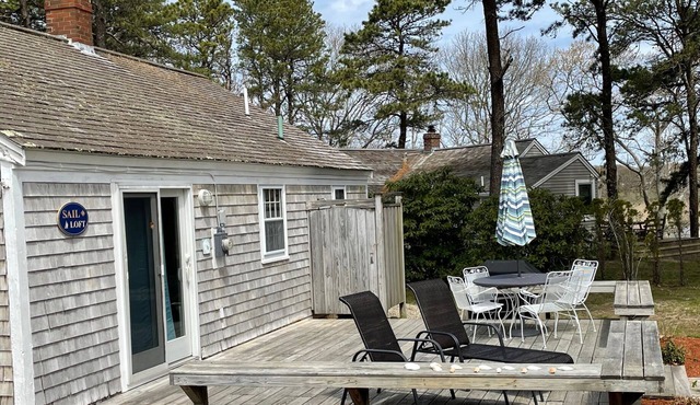 Cottage with private beach in Hyannis Port