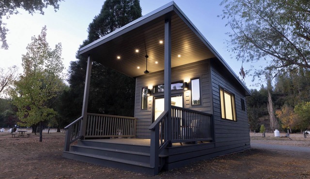 Cottage with Two Queen Beds - Mandala Springs Wellness Retreat Center