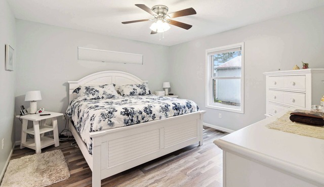 Cottages 7 & 9 - Fire Pit - Beach - Sleeps 8