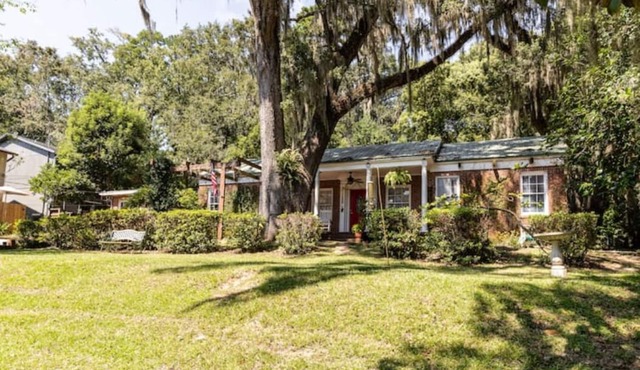 Cottages @ Lake Ella - Bungalow 1bd1b/kitchen
