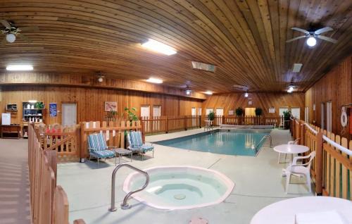 Cougar Canyon Lodge