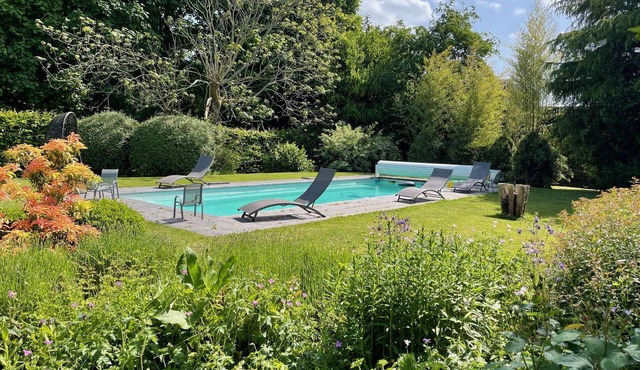 Country house with swimming pool
